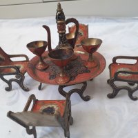 Мини декоративна бронзова маса с 4 стола и сервиз за чай, снимка 2 - Колекции - 31464400