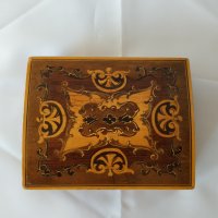 Стара дървена кутия за бижута - украсена с фурнир, снимка 9 - Антикварни и старинни предмети - 37451721