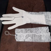 Бели дантелени ръкави с перли, снимка 1 - Ръкавици - 39423992