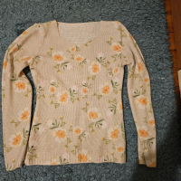 красив пуловер 1, снимка 1 - Блузи с дълъг ръкав и пуловери - 44561057
