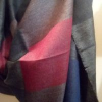 Стилен шал на квадрати, снимка 1 - Шалове - 31125220