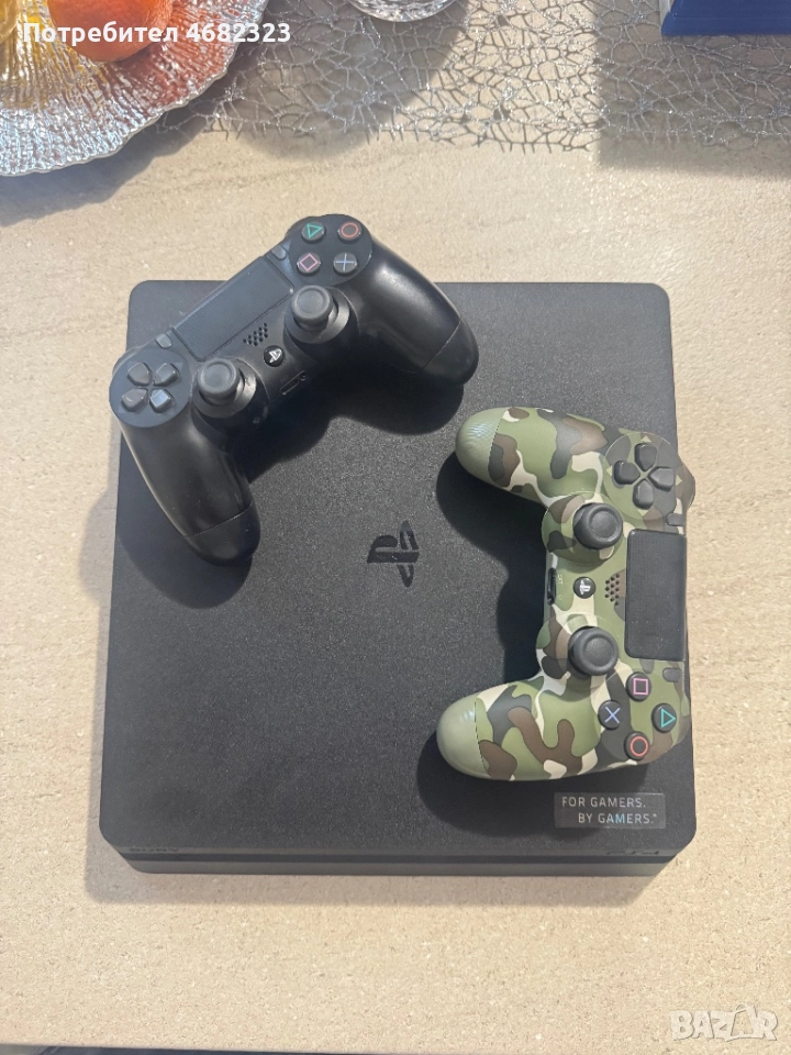 PlayStation 4 + 2 джойстика и 9 игри, снимка 1