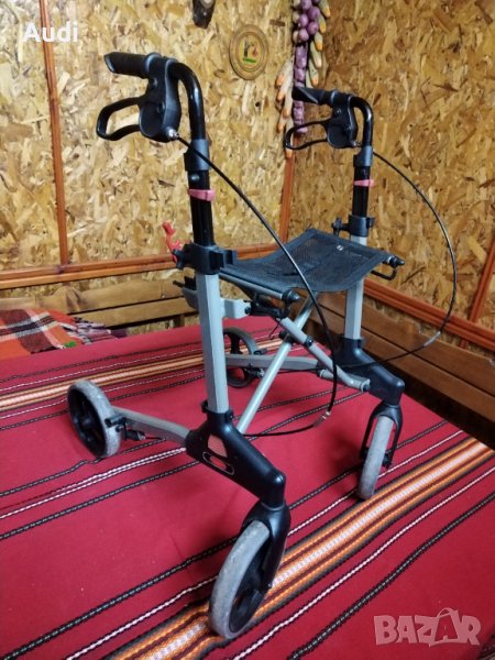 Сгъваема проходилка ролатор за възрастни, оперирани, трудно подвижни хора., снимка 1