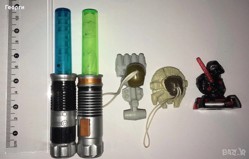 Лот фигурки и лазерни мечове на Междузвездни войни (Star Wars) + Kinder от Италия. , снимка 1