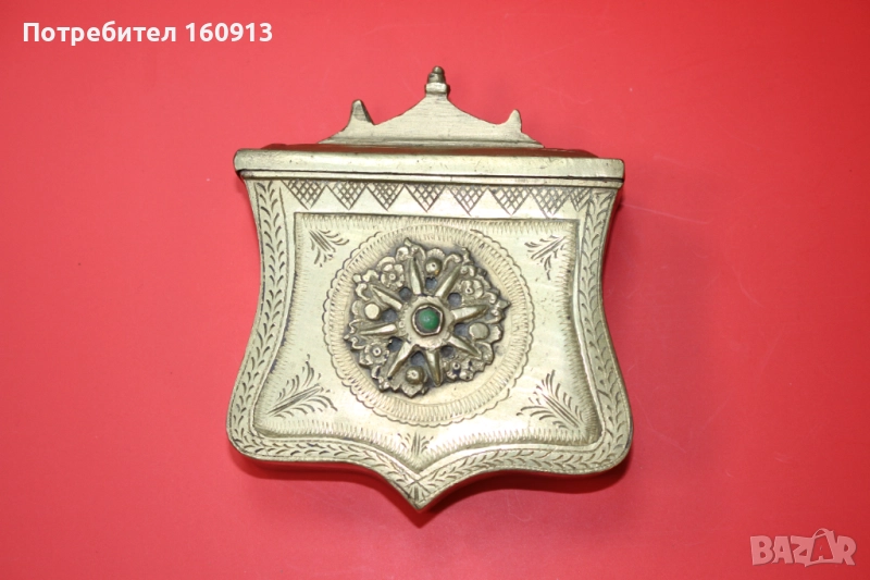 Балканска бронзова кутия паласка барутница гравюри орнамент, снимка 1