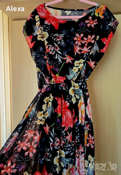 Дамска рокля на цветя, снимка 1