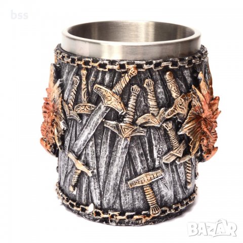 Код 94169 Стилна чаша от полирезин и метал с релефни декорации - дракон, мечове и вериги, снимка 3 - Чаши - 37030336