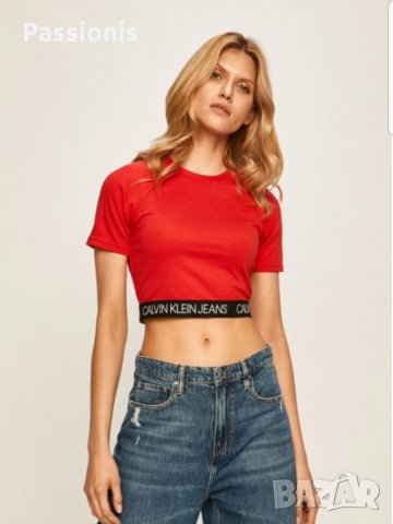 Намалена оригинална къса тениска Calvin Klein, снимка 1 - Тениски - 29284365