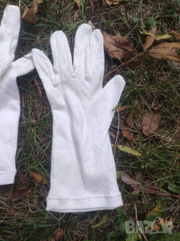 Продавам бели ръкавици пардани, снимка 2 - Други ценни предмети - 38309644