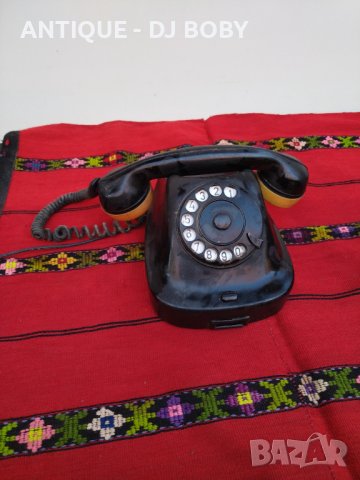 Стар бакелитен телефон , снимка 2 - Антикварни и старинни предмети - 44395228