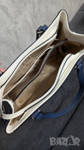 Дамска чанта Guess , снимка 2 - Чанти - 50637512