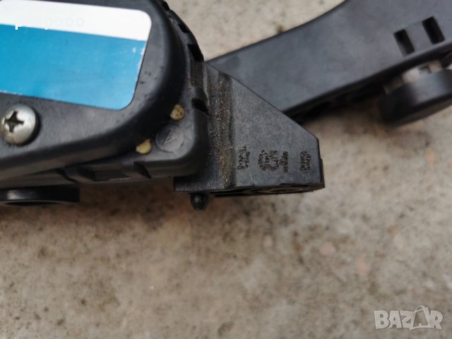 Оригинален педал за газ за Volkswagen Touareg SUV I (10.2002 - 01.2013) 5.0 V10 TDI, 313 к.с.,, снимка 2 - Части - 37229471