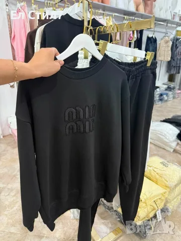 Сет miu miu 🤍
Памук 
Черно с/м м/л л/хл
Бежово с/м м/л л/хл
45€, снимка 4 - Спортни екипи - 54643368