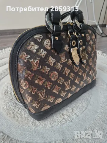 Дамска чанта Lui Vuitton, снимка 10 - Чанти - 49120041