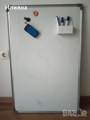 Бяла магнитна дъска 60 х 90 см с алуминиева рамка