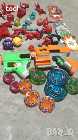 Лот детски играчки комплект пумпали Бейблейд Бакуган топчета и карти, снимка 11 - Колекции - 52138400