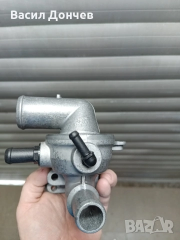 термостат за 2.5 crd Chrysler , снимка 4 - Части - 53068568