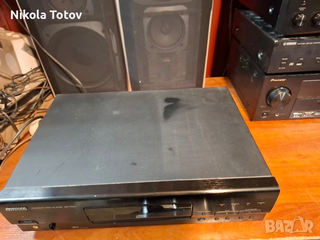 Продава се висок клас COMPACT DISC PLAYER Kenwood DP-7040. , снимка 2 - Ресийвъри, усилватели, смесителни пултове - 53294196