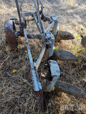 Плуг тракторен-три тела, снимка 4 - Селскостопанска техника - 54335648