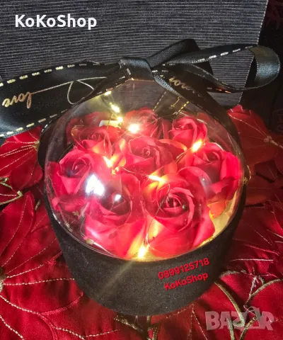 Кутия с рози и LED светлини/седем рози в луксозна кутия със светлини