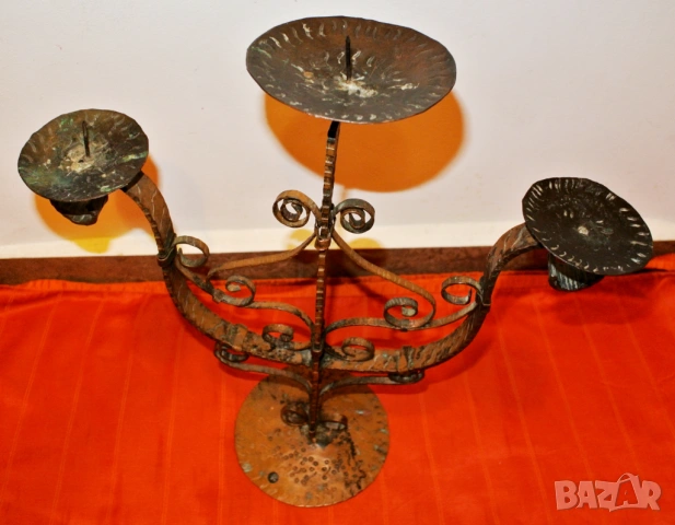 Винтидж кован меден свещник, снимка 2 - Антикварни и старинни предмети - 54342873