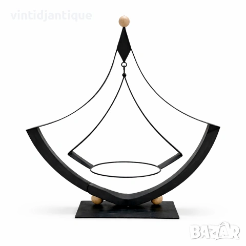 Ретро люлееща се стойка за растения от ковано желязо