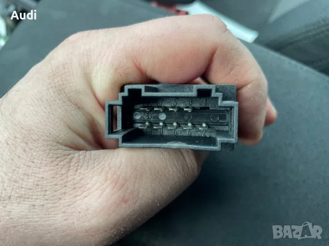Бутон аварийни Audi A6 C5 Реле аварийни 4B0941509C, снимка 3 - Части - 48508856