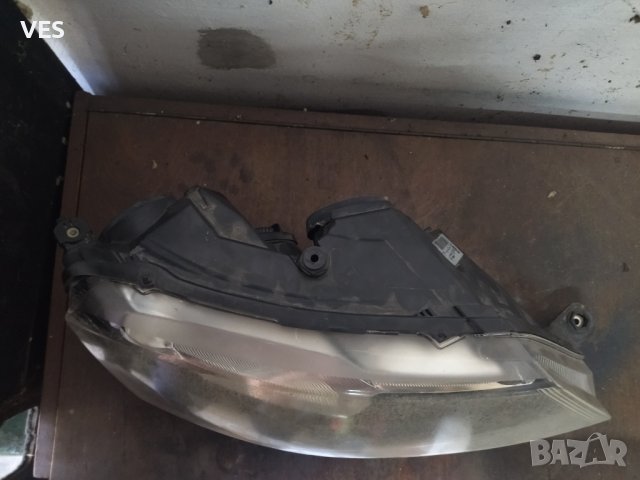 Десен фар Шкода Рапид, снимка 5 - Части - 42605421