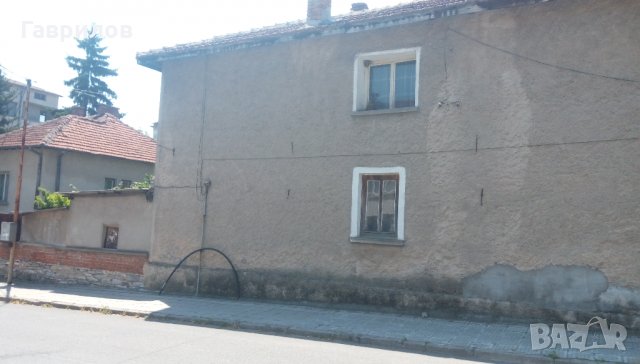 Продавам двуетажна тухлена къща в супер център на гр. Тополовград, снимка 2 - Къщи - 30751343