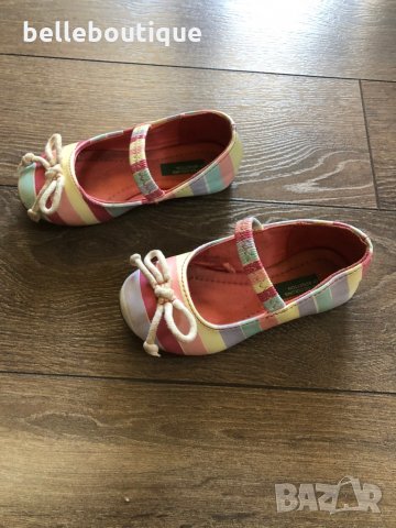 Елегантни кожени обувки тип пантофки Benetton Бенетон за момиченце 22 номер, снимка 2 - Детски обувки - 30058328