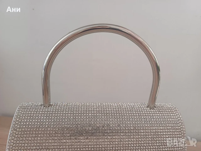 Дамска чанта с кристали и метална дръжка , снимка 2 - Чанти - 50575370