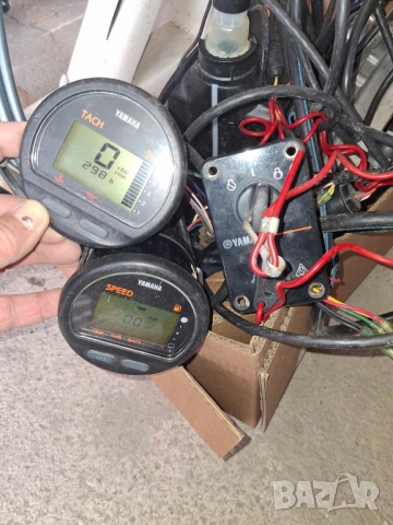 Продавам извънбордов мотор за лодка,,Yamaha”150к.с., снимка 11 - Воден транспорт - 52623145