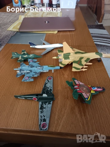 Лот детски самоетчета 6бр. за 8, снимка 4 - Влакчета, самолети, хеликоптери - 53992613