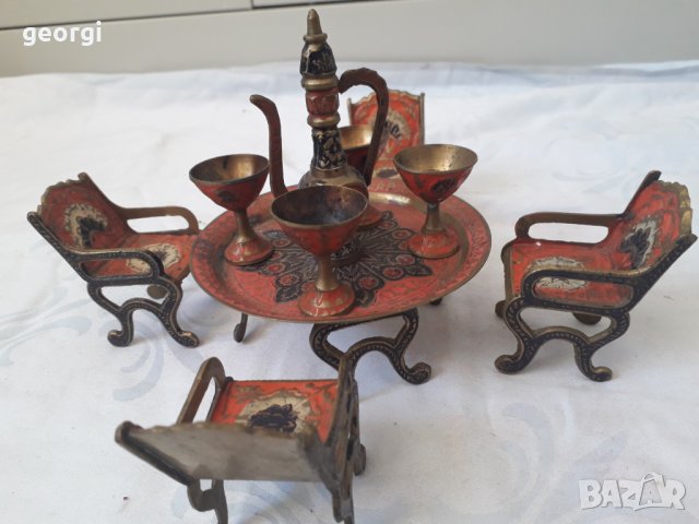 Мини декоративна бронзова маса с 4 стола и сервиз за чай, снимка 2 - Колекции - 31464400