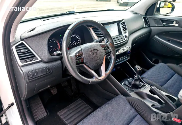 Hyundai Tucson 1.7 start-stop, снимка 12 - Автомобили и джипове - 50211749