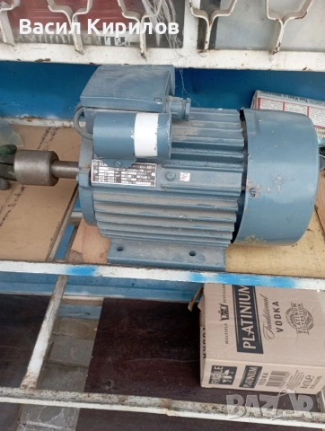 Електро двигател мотор Български 1,5кв 2860обр, снимка 6 - Електродвигатели - 53180043