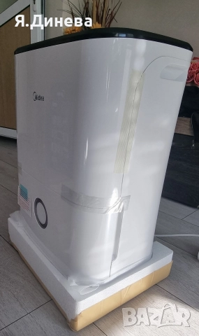 Влагоуловител Midea 20L , снимка 2 - Влагоабсорбатори и влагоуловители - 52800006