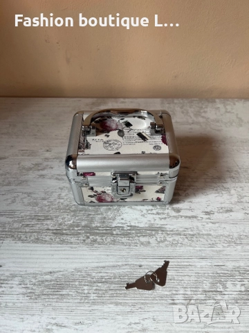 Кутия за бижута с ключалка и 2 ключа с разгъващ се стъпаловиден механизъм и огледало ❤️ , снимка 3 - Други - 52352495