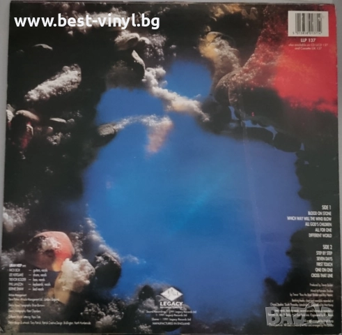 Грамофонна Плоча (Uriah Heep - Different World), снимка 2 - Грамофонни плочи - 52662514