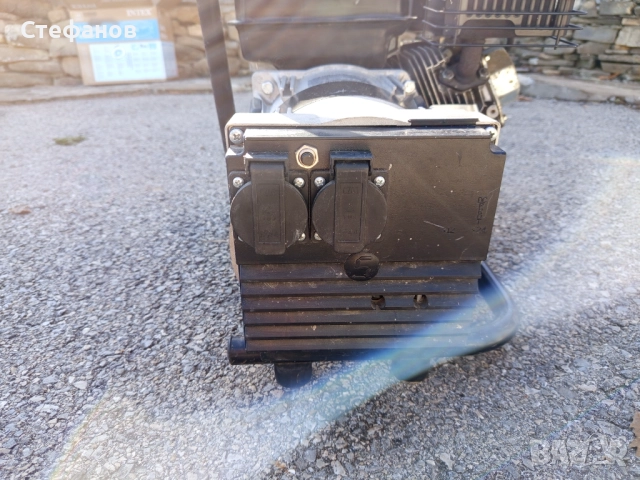 Продавам генератор 3 киловата бензинов четиритактов монофазен, снимка 4 - Генератори - 52429572