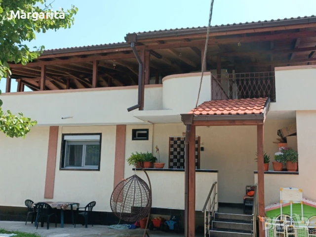 Продава се къща с гараж , снимка 7 - Къщи - 50949796