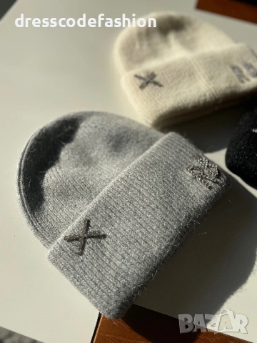 Зимни дамски шапки плетиво с камъни , снимка 5 - Шапки - 53175534