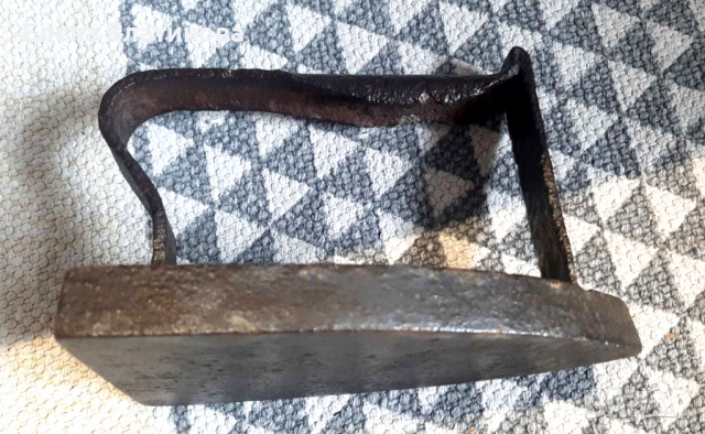 Антична ютия, снимка 2 - Антикварни и старинни предмети - 36397313