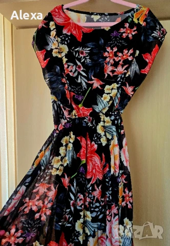 Дамска рокля на цветя