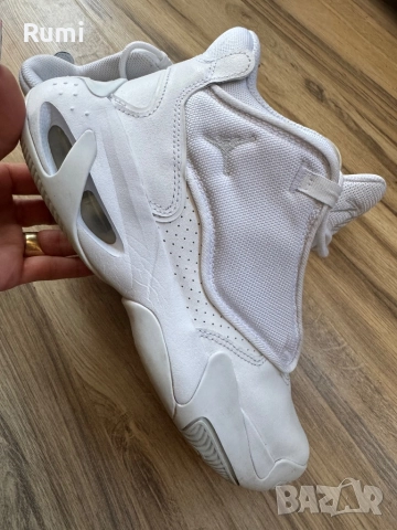 Оригинални маратонки Nike Jordan Max Aura 4! 37,5 н