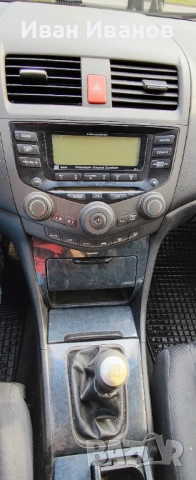 Honda Accord 2.2 I-CDTI комби, снимка 6 - Автомобили и джипове - 52587717