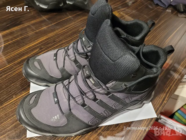 мъжки туристически обувки adidas Terrex Swift R2 Mid GTX. 