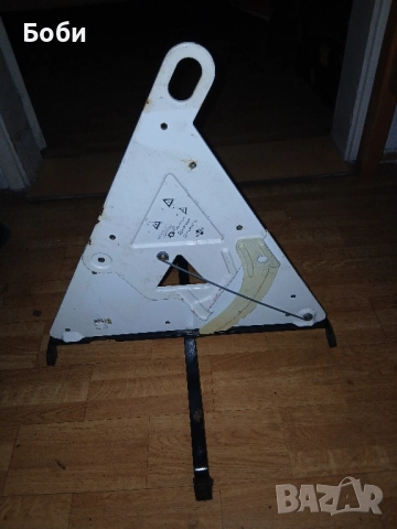 Мерцедесов триъгълник сгъваем w202,w203 седан оем, снимка 6 - Аксесоари и консумативи - 52438143