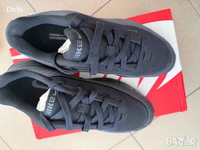 Дамски маратонки Nike, снимка 2 - Маратонки - 56441662