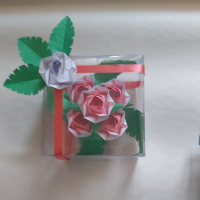 Оригами рози в кутиики, снимка 10 - Изкуствени цветя - 44693312